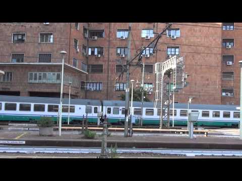 DOPPIA DI E.444 CON CARROZZE PASSEGGERI : GENOVA PRINCIPE.  6 -8 - 2014.