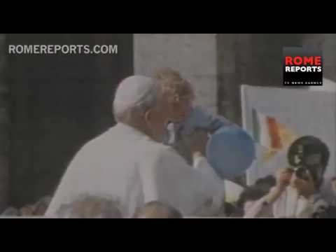 ATENTATI NDAJ PAPËS