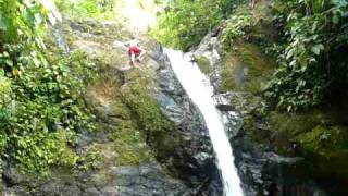 preview picture of video 'Costa Rica Jumping cascade Uvita 2009'