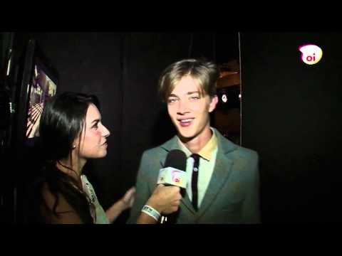 Oi Moda // Backstage pós-desfile Amapô - São Paulo Fashion Week Inverno 2011