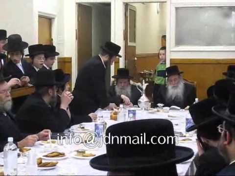 Chernobil Rebbe Commemorating Yahrtzeid Of The Maggid of Chernobil