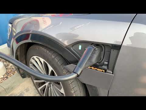 Etron 55 Ladetest am Tesla V3 Supercharger