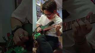 ส่งงาน Strandberg กีตาร์ติดไฟ คุณเอ็ม