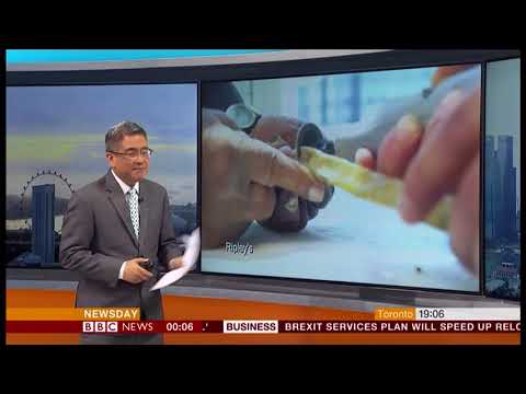 World's longest fingernails cut off after 66 years (India) - BBC News - 13th July 2018