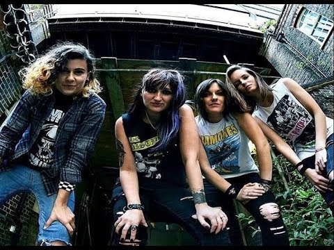 The Ramonas-Sheena Is A Punk Rocker