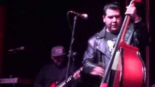 Helldandys presentacion de Left alone en Black Box