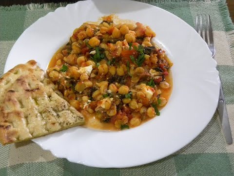 Baked Vegetarian Greek Chickpeas with Spinach and Feta