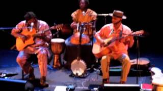 Eric Bibb & Habib Koité - Send Us Brighter Days - Café de la Danse Paris 2012-12-02
