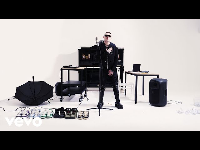 Video zu 'Piove' ansehen