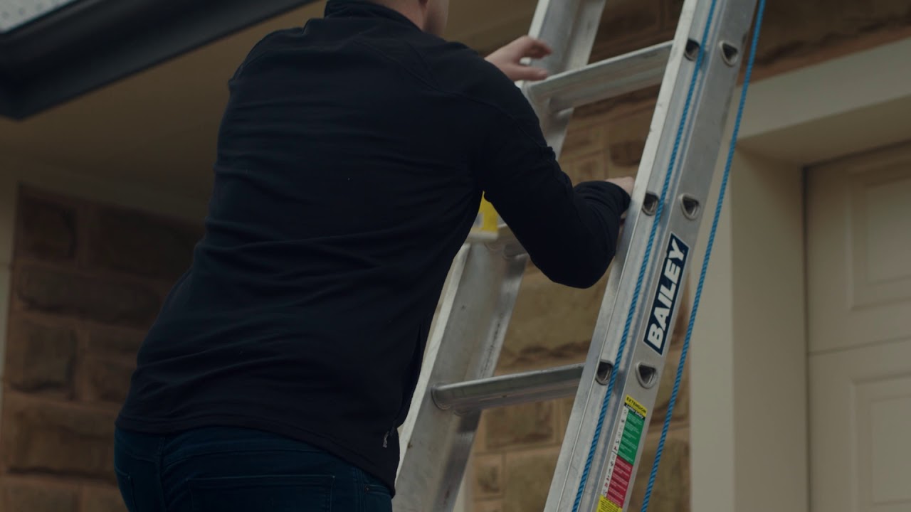 Pro Extension Ladder with Leveller