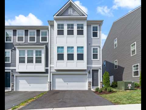 Stunning End-Unit Townhome near Quatico Marine Core Base. property video