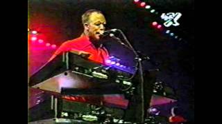 FAITH NO MORE - BE AGGRESSIVE ( LIVE )