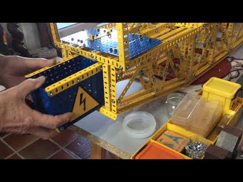 Containers de la grue Meccano Hachette