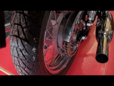 Triumph Bonneville T100 - Norman Hyde TOGA vs. Remus CUSTOM
