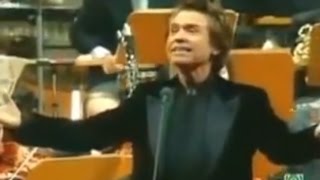 Raphael: "Llego navidad" (Happy Xmas - War is over). 2004