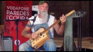 Seasick Steve w/ Lucky Stripes Guitars