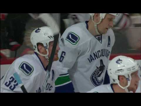 Canucks At Blackhawks - Game 1 Highlights - 2010 Playoffs - 05.01.10 - HD