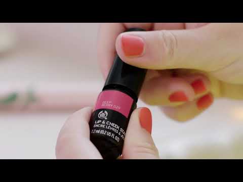 Swipe, dab, ready to party 💋 💋 The Lip & Cheek Stain is your make-up bag multitasker✨