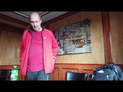 MongoTV_9908 - MIN GÅTUR - Del 3 - Tirsdag 11.Oktober 2022 - Spiser Burger Med Pomfritter