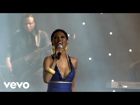Lira - Hamba (Live at Carnival City, Johannesburg, 2009)