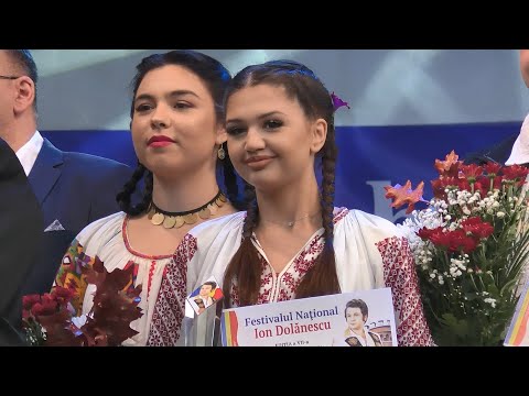 Trofeul Festivalului "Ion Dolănescu", câștigat de Ingrid Boengiu din București.