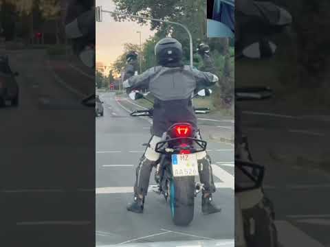 @tiktok #duet w/ @fahrlehrerbora12 Jam out! #goforit #americana #motorcycle #dance #dancing