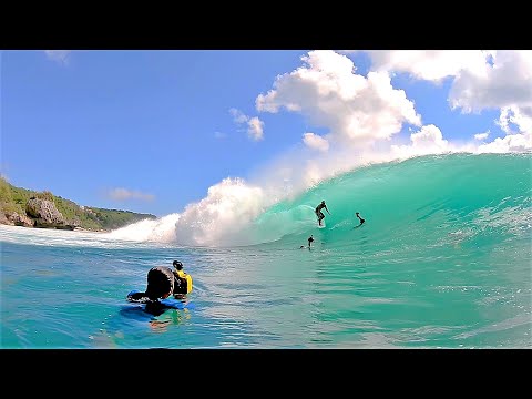 The Circus Comes To Town - Padang Padang - Surfing Bali