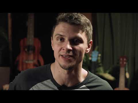 Электроакустическая мини-гитара Lag TIKI UKU TKT150E + чехол