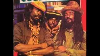 Culture ♬ Jah Pretty Face (1977)