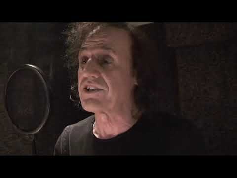 Βασίλης Παπακωνσταντίνου - Το παιχνίδι παίζεται - Official Music Video