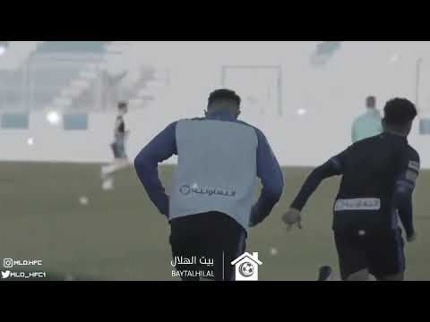 ‏"الله يـانـي أحـبـك حـب حـد الـجـنـون"  ‏'صباحكم فوز هلالي💙'