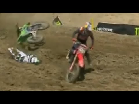 joshimoda crash FOX RACEWAY hunter lawrence hits him an him out of the way #promotocross #lawrance