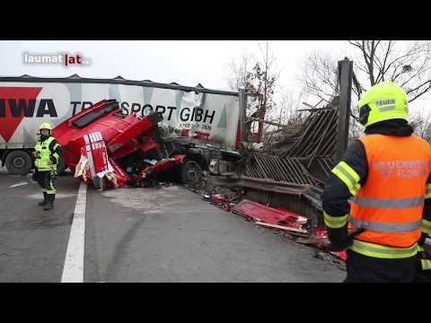 Schwerer LKW-Unfall auf Westautobahn bei St. Florian fordert Schwerverletzten