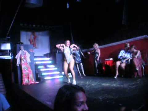 Beatriz Uber Show no niver da Carla Hellen Planet G 12 11 13