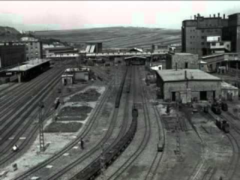 Mozdonyszín, Komló