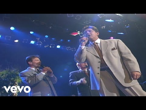 Bill & Gloria Gaither - What a Savior [Live] ft. Ernie Haase