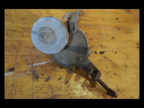 Rusty Hand Cranked Grinder - Restoration