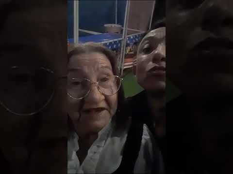 Dona Irene mandando um Cheiro para o pessoal da Rádio