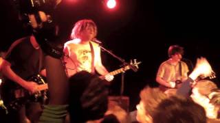Wavves - Bug (Detroit, 9/30/11)