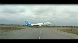 preview picture of video 'AV Cargo MD-11 Amazing take off'