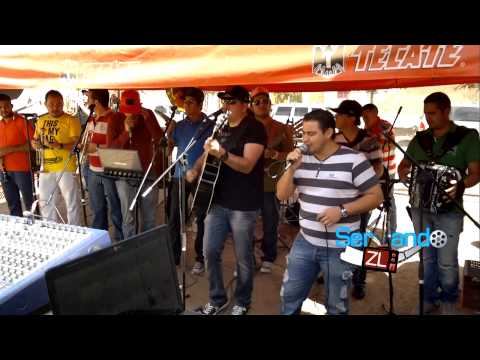 Los Mayitos De Sinaloa Ft. Banda Punto Medio - Dos Mujeres Bonitas (En Vivo 2013)