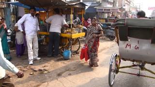 preview picture of video 'Inde 2013 : En auto-rickshaw à Faizabad'