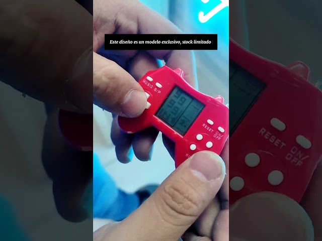 Vídeo relacionado con Bkinpid Llavero de juego de regalo para él con hoja del caos con bonito paquete, plateado, mediano, Plateado, Midium