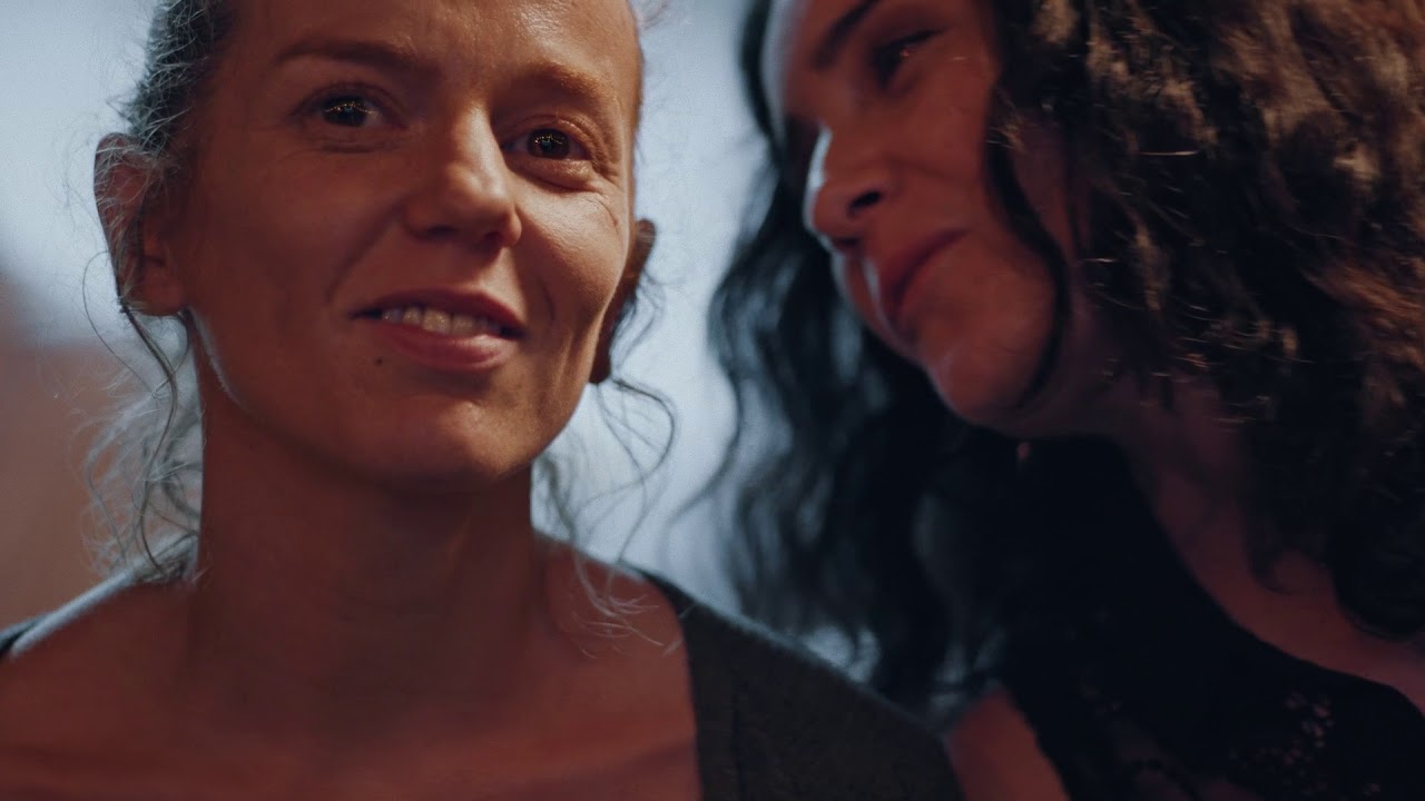 Trote. Tráiler oficial