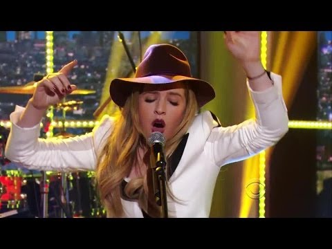 [HD] ZZ Ward - "365 Days" 1/30/14 Craig Ferguson