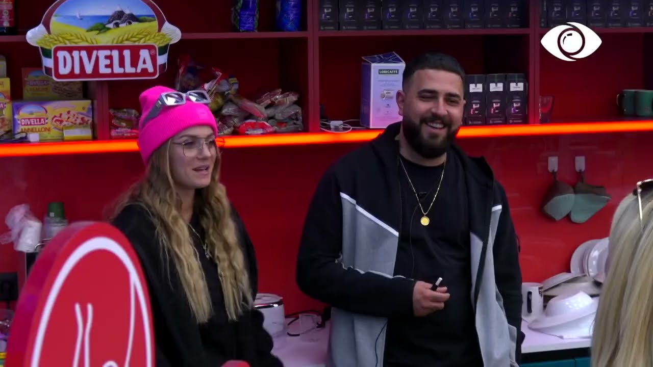 E dashuruar brenda shtëpisë/ Lorenci e pyet me kë, Keisi përgjigjet: E kam përballë…