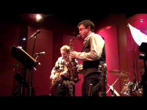 Mark Hollingsworth and Craig Sharmat perform Catch This live at Spaghettinis
