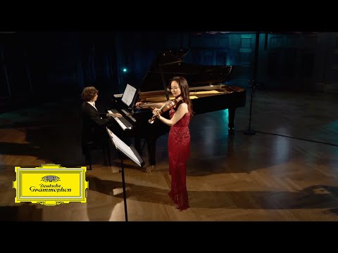 Bomsori & Rafał Blechacz– Debussy: VIII. La fi​lle aux cheveux de lin (Arr. Hartmann )