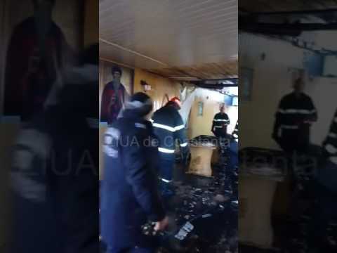 Pompierii în alertă: Incendiu la mănăstirea de la Stejaru (I)