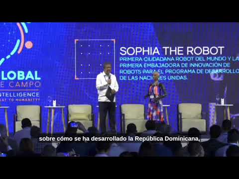 La Robot Sophia evalúa las ultimas cuatro décadas de la República Dominicana